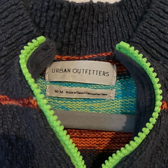 UO CROPPED SWEATER - Picture 3 of 5